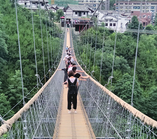 贵州木质吊桥