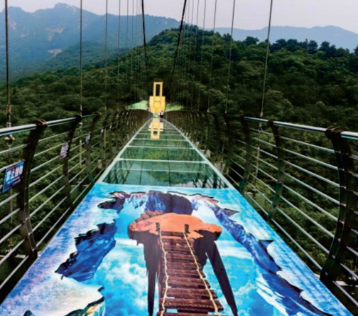 内蒙景区创意玻璃吊桥